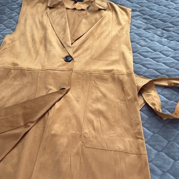 NWT - Lulus faux suede topper. Size Small. - Picture 6 of 16